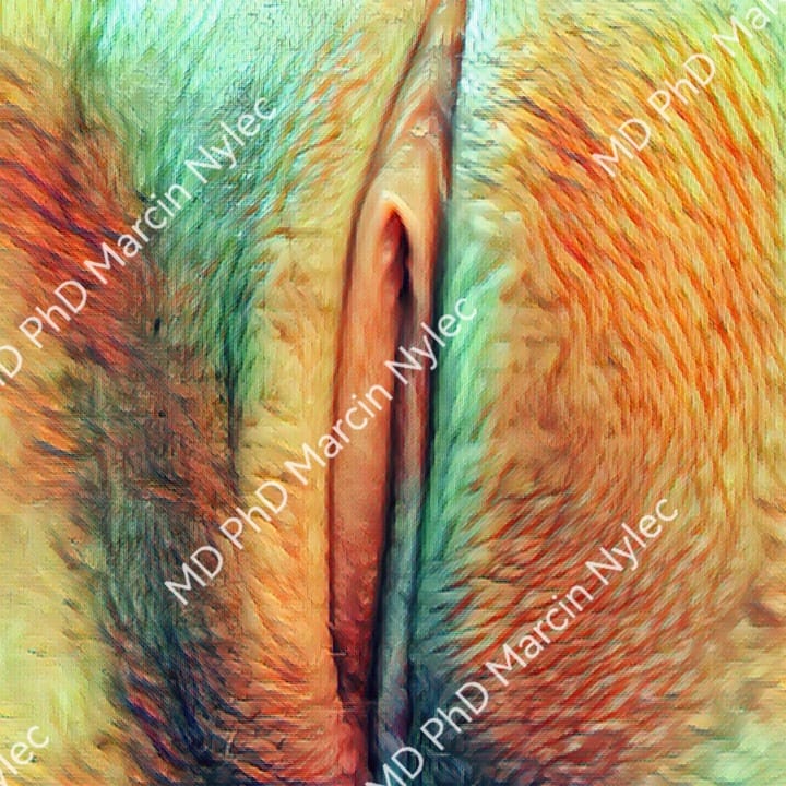 Wynik labioplastyki: widok w pozycji leżącej z rozchylonymi nogami